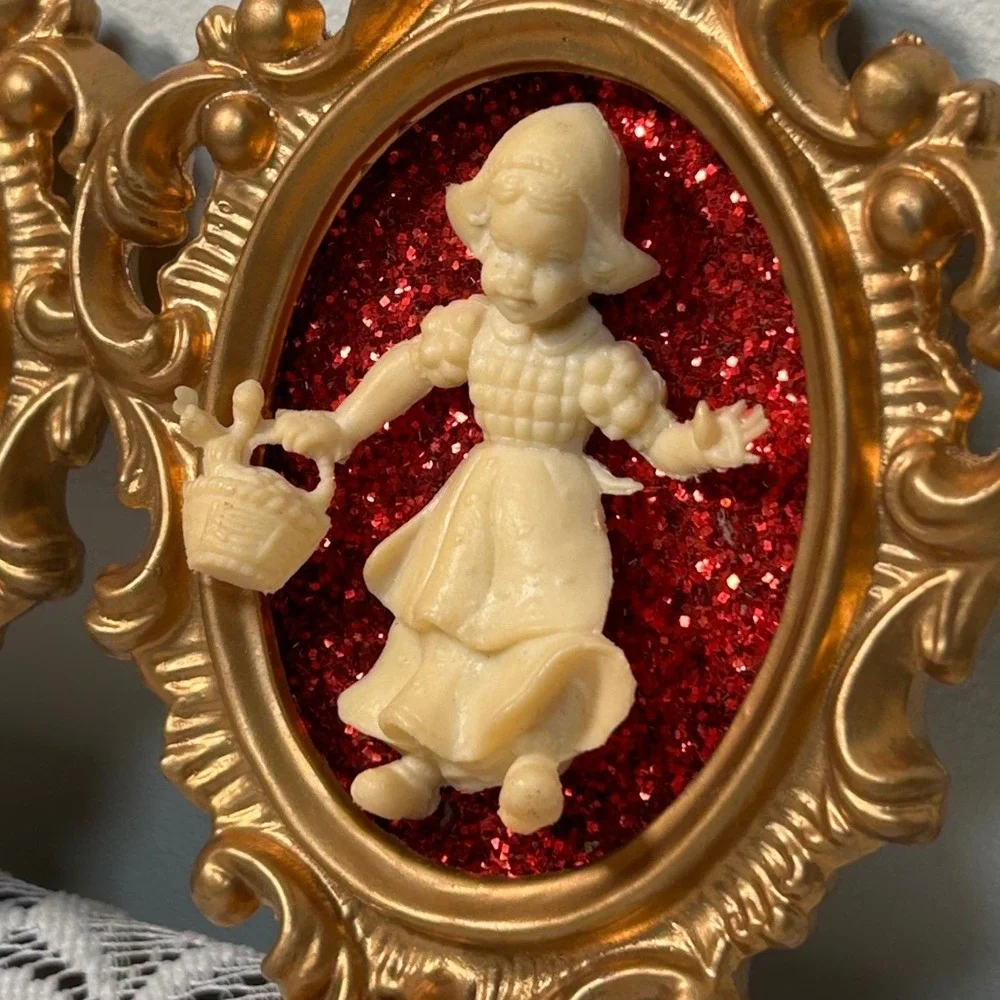 Dutch Boy Girl Gold Framed Glitter Wall Kitsch Art Hong Kong Mid Century 1950s